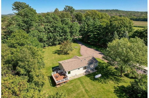 S5567 Old Lake Rd, Baraboo, WI 53913