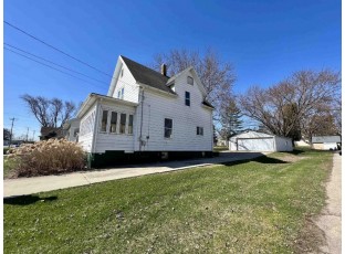 712 Main St Clyman, WI 53016