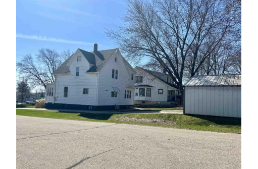 712 Main St, Clyman, WI 53016