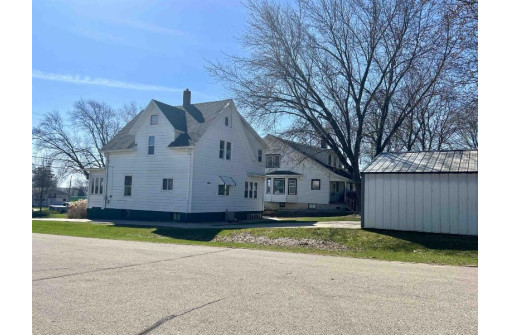 712 Main St, Clyman, WI 53016