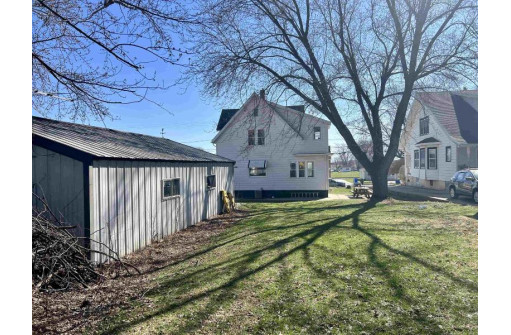 712 Main St, Clyman, WI 53016