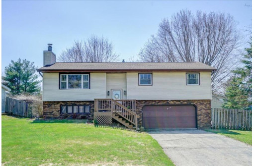 829 Liberty Dr, DeForest, WI 53532