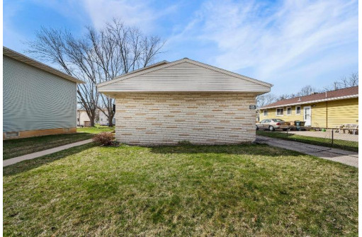 2837 Coolidge St, Madison, WI 53704