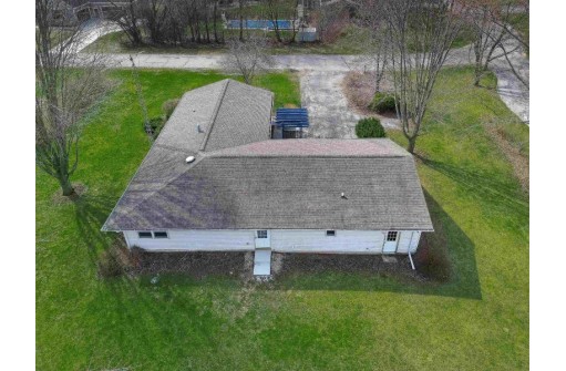 W9564 Gusta Ln, Cambridge, WI 53523