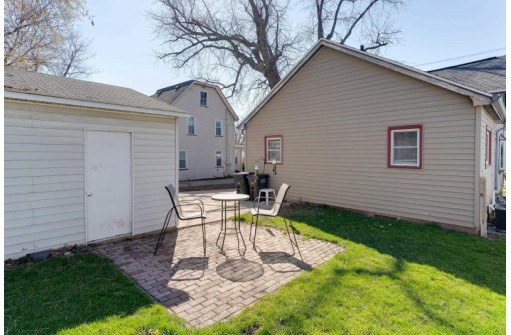 616 E South St, Stoughton, WI 53589