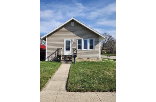 1537 Carrington St, Janesville, WI 53545