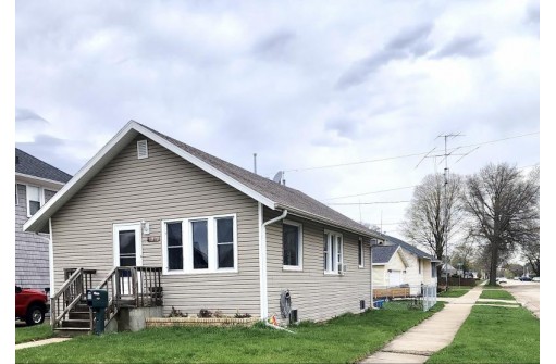 1537 Carrington St, Janesville, WI 53545