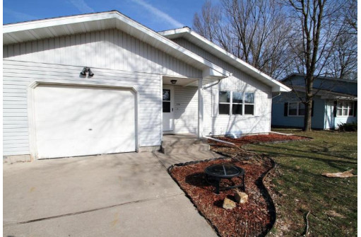 306 Cedar St, Sauk City, WI 53583