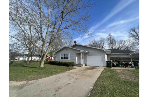 306 Cedar St, Sauk City, WI 53583