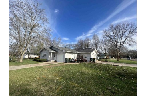 306 Cedar St, Sauk City, WI 53583