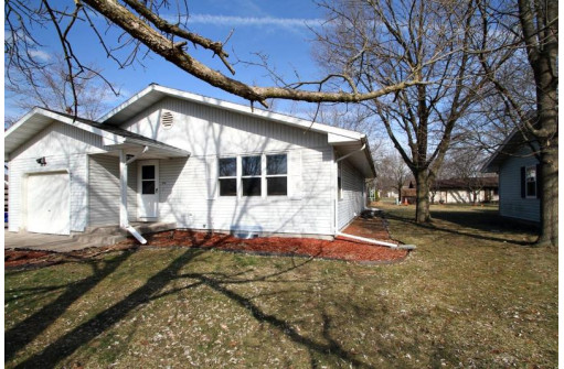 306 Cedar St, Sauk City, WI 53583