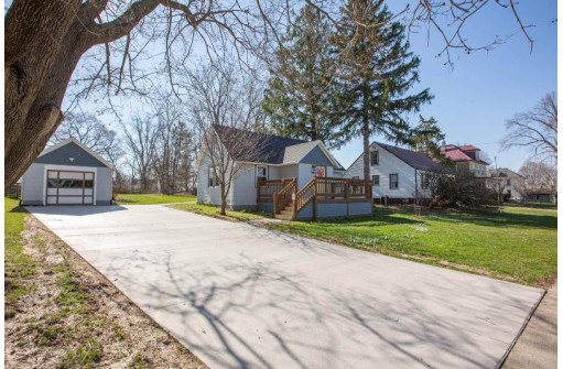 455 Lutheran St, Platteville, WI 53818