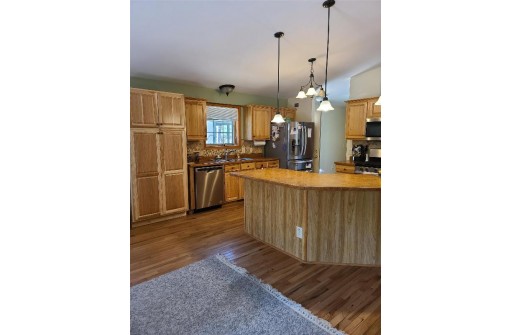 W3572 Johns Way, Mauston, WI 53948