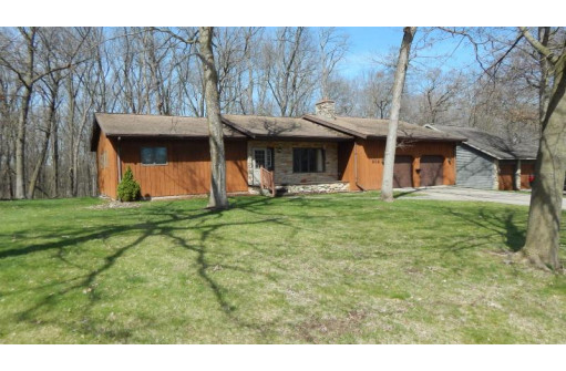 608 Orchard Ridge Rd, Dodgeville, WI 53533