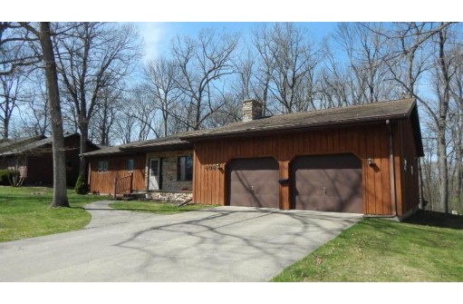 608 Orchard Ridge Rd, Dodgeville, WI 53533