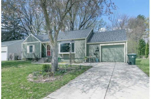 1414 Winslow Ln, Madison, WI 53711