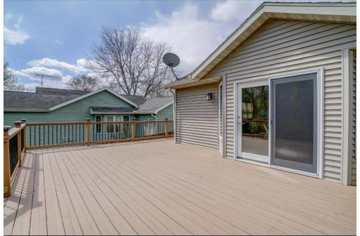 736 Willow Run St, Cottage Grove, WI 53527