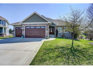 1302 Colton Ct Waunakee, WI 53597