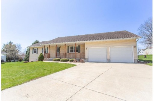 631 Terrace Ct, Monticello, WI 53570