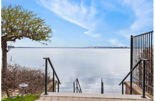 4001 Monona Dr 301, Monona, WI 53716