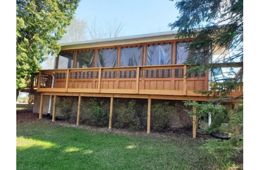 359 Skyline Dr, Edgerton, WI 53534