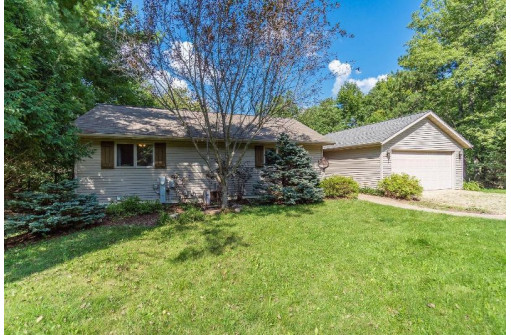 S1344 W Redstone Dr, La Valle, WI 53941