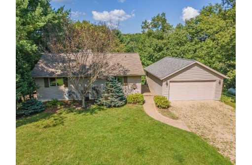 S1344 W Redstone Dr, La Valle, WI 53941