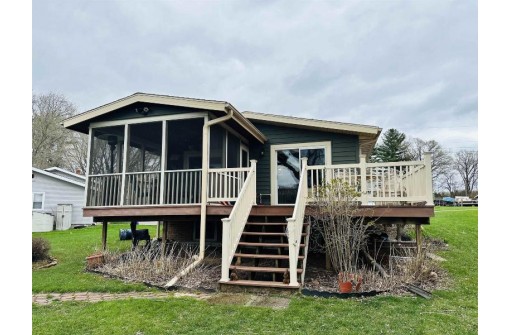 S7626 Walleye Ln, Merrimac, WI 53561