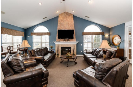 848 Birchwood Tr, Sun Prairie, WI 53590