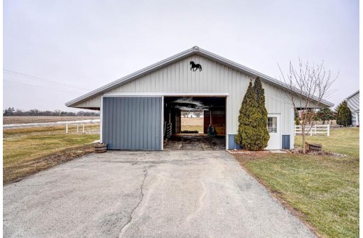 3696 Saddle Ridge Rd, Deerfield, WI 53531-9675