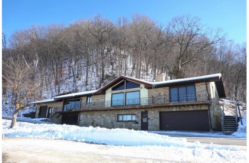 13296 Dugway Road, Glen Haven, WI 53810