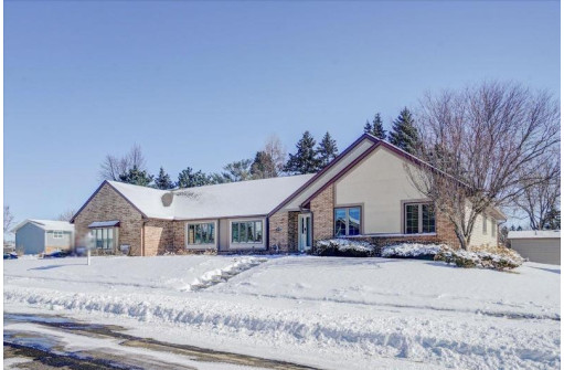 1000 Eric Ln, Waunakee, WI 53597