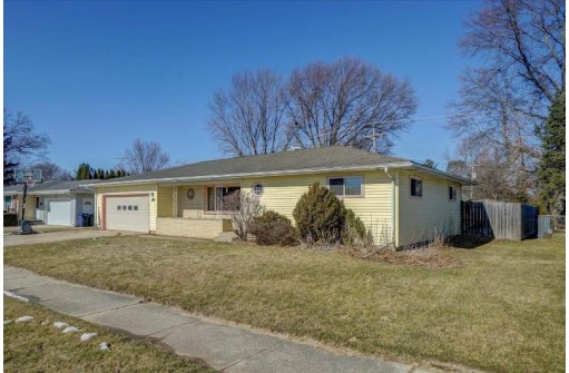 2119 Mt Vernon Ave, Janesville, WI 53545