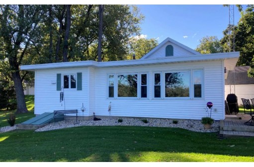 W9330 County Road V, Poynette, WI 53955