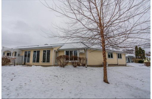 412 Lawn Street, Cambridge, WI 53523