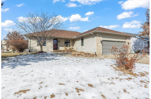 901 21st St, Prairie Du Sac, WI 53578