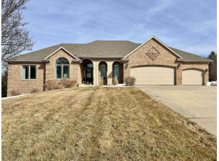 825 E Orchard View Dr Janesville, WI 53546