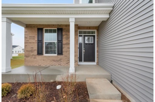 4147 Eton Cir, Windsor, WI 53598