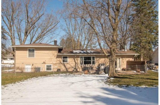 2308 Manor Green Drive, Madison, WI 53711