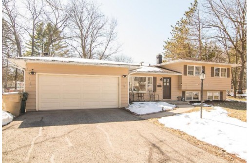 2308 Manor Green Drive, Madison, WI 53711