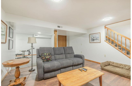 9 Park Crest Court, Madison, WI 53711