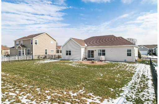 850 Shooting Star Cir, DeForest, WI 53532