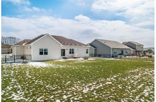 850 Shooting Star Cir, DeForest, WI 53532