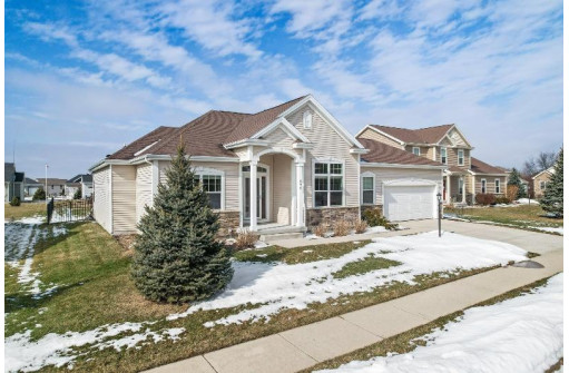 850 Shooting Star Cir, DeForest, WI 53532