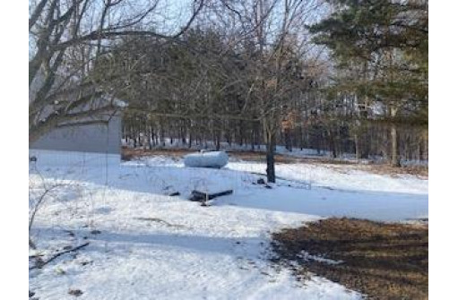 28574 Northland Ave, Elroy, WI 53929