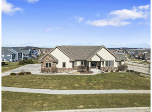 805 Raven Court Oregon, WI 53575