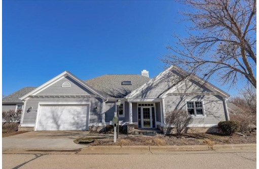 7 Settler Hill Cir, Madison, WI 53717