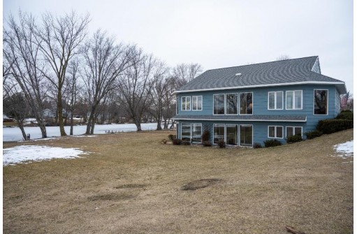 303 Grote St, Mauston, WI 53948