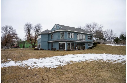 303 Grote St, Mauston, WI 53948