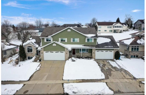 5881 Woodland Dr, Waunakee, WI 53597